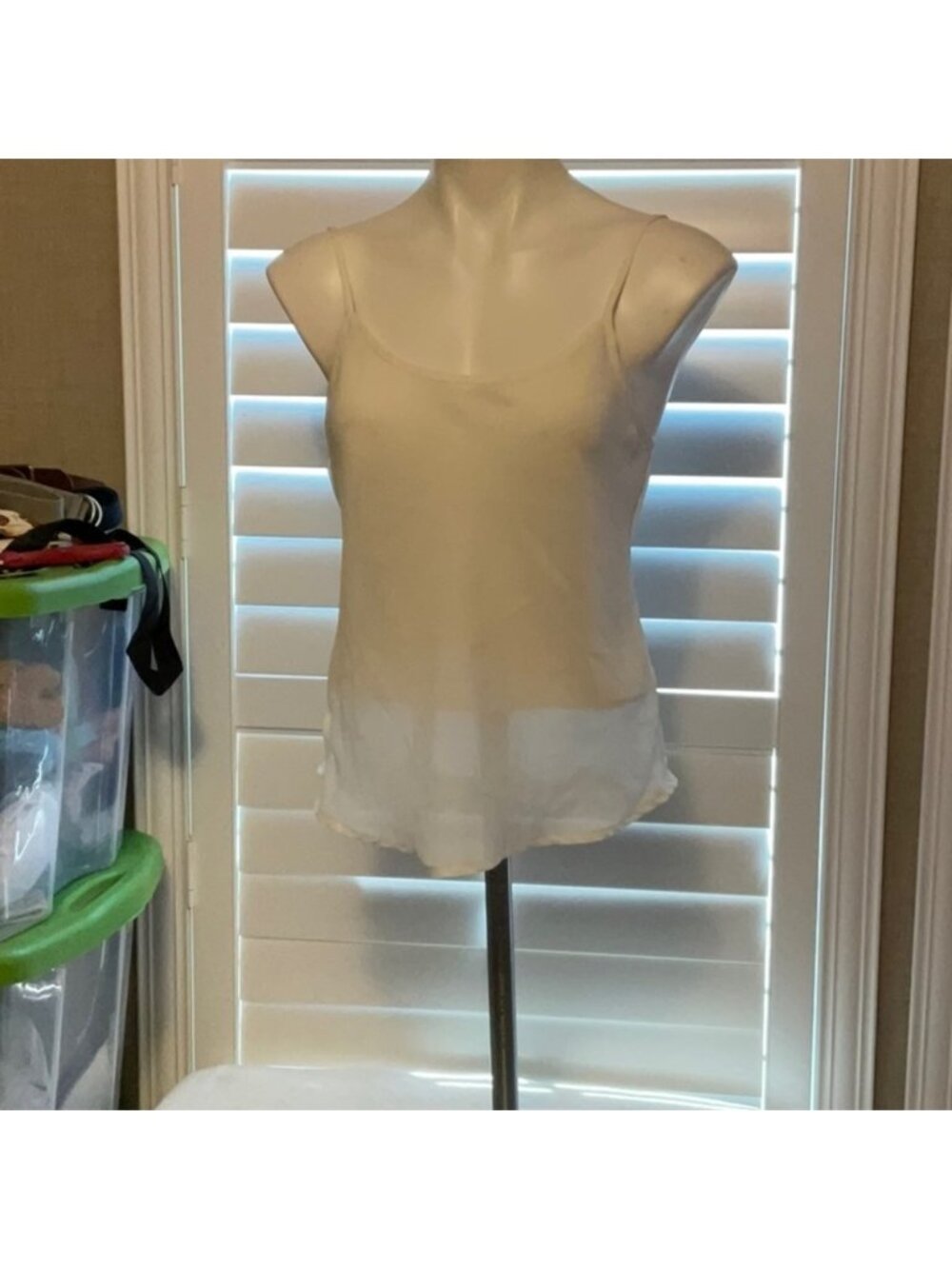 Fitted Cream Tank Top with Rounded Neckline